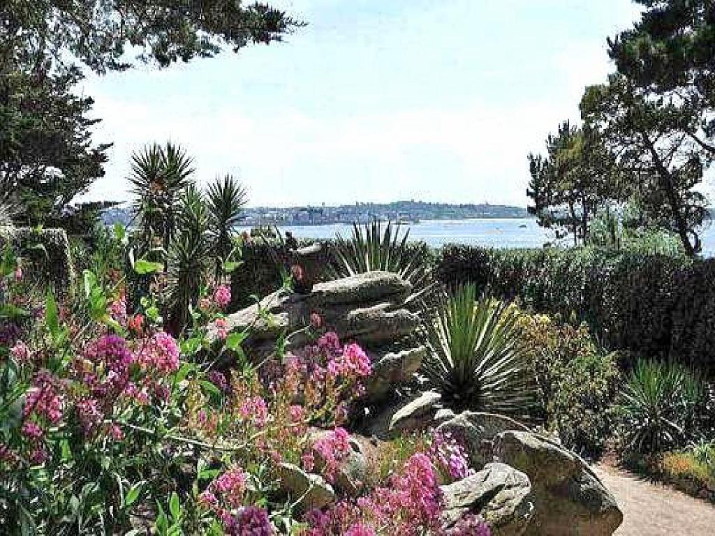 130 Ile de Batz Jardin Georges Delaselle_000015.jpg
